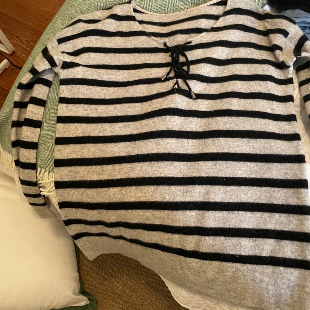 Aqua Striped black and gray sweater